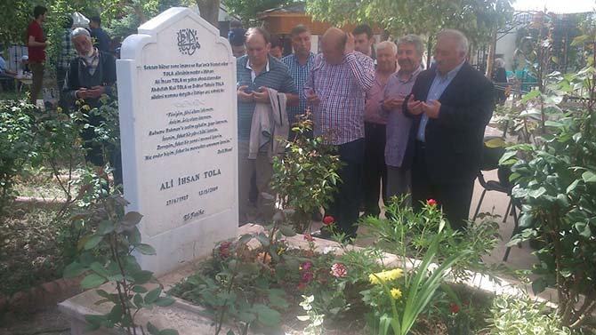 Ali İhsan Tola Ağabey dualarla anıldı 7