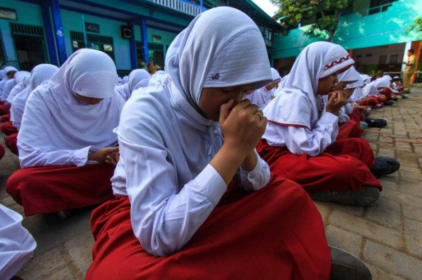 Endonezyalı öğrenciler Rohingya Müslümanları için dua etti 2