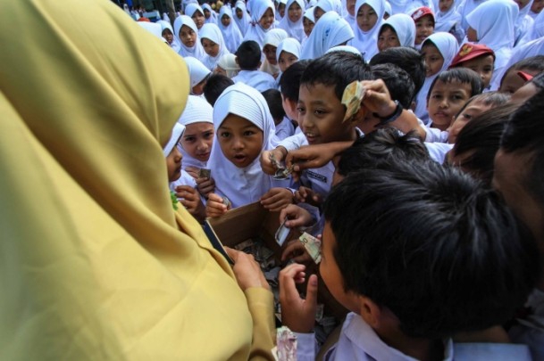 Endonezyalı öğrenciler Rohingya Müslümanları için dua etti 6