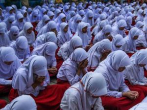 Endonezyalı öğrenciler Rohingya Müslümanları için dua etti