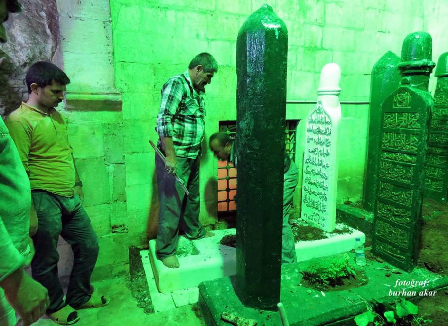 Badıllı Ağabeyin mezar taşı yapıldı 7