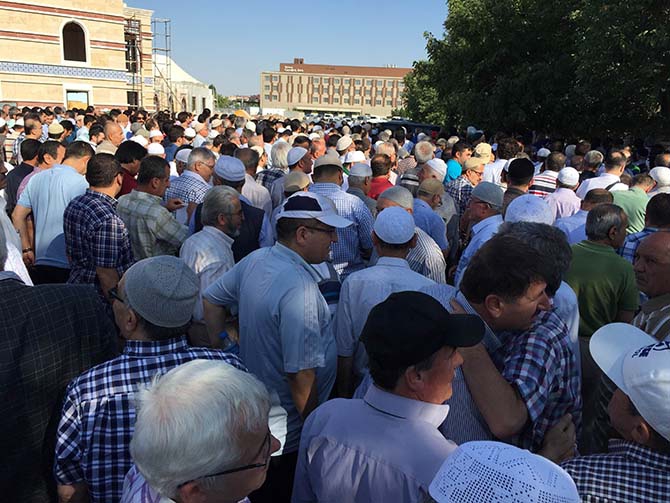 Halil Uslu dualarla uğurlandı 15