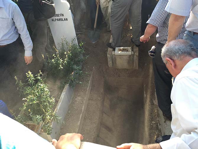 Halil Uslu dualarla uğurlandı 16