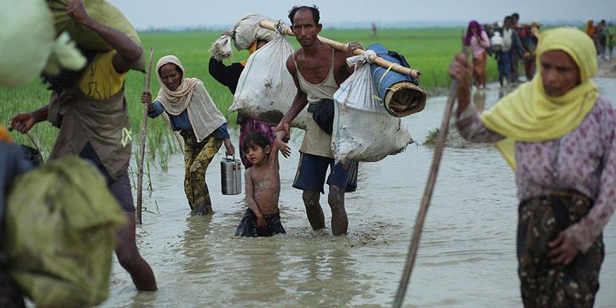 Arakan Müslümanları sele teslim oldu