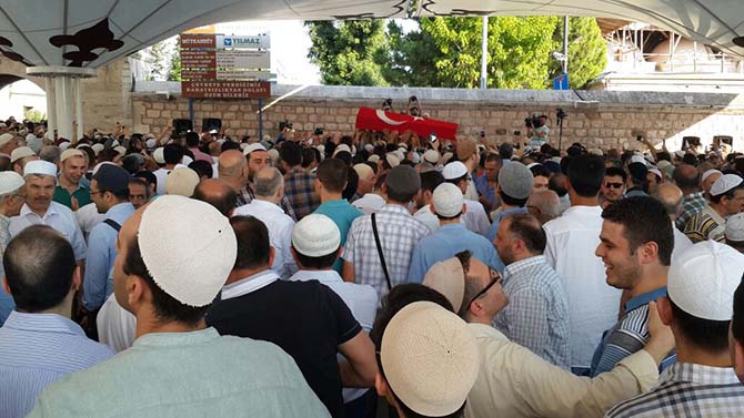 Salih Özcan Ağabey dualarla uğurlandı 22