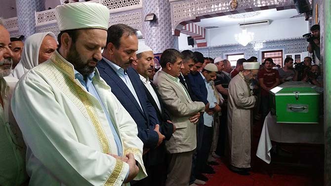 Salih Özcan Ağabey dualarla uğurlandı 25