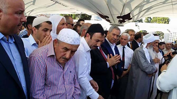 Salih Özcan Ağabey dualarla uğurlandı 7
