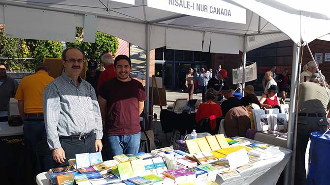 Kanada sokaklarında Risale-i Nur'dan sözler vardı 3