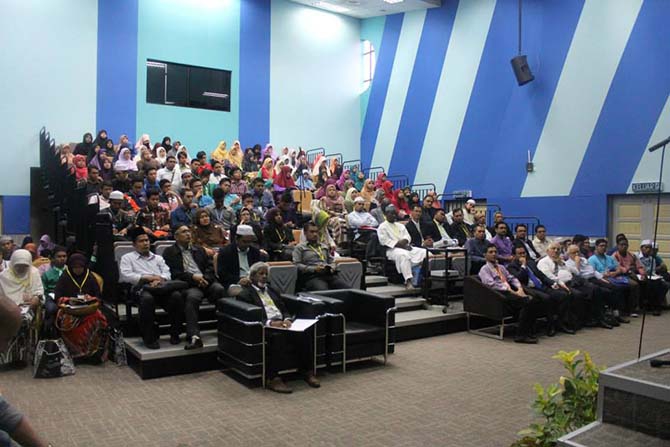 Güneydoğu Asya'da Risale-i Nur programlarından kareler 13