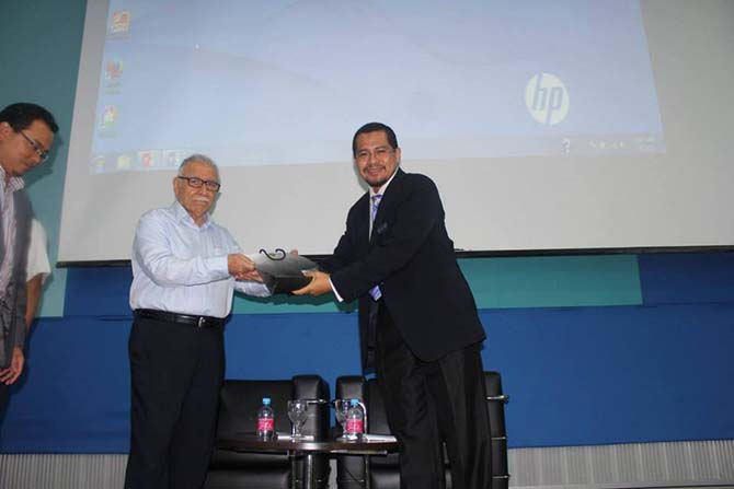 Güneydoğu Asya'da Risale-i Nur programlarından kareler 14