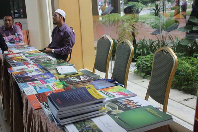 Güneydoğu Asya'da Risale-i Nur programlarından kareler 17