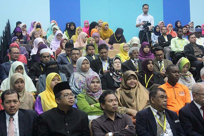 Güneydoğu Asya'da Risale-i Nur programlarından kareler 22