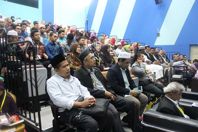 Güneydoğu Asya'da Risale-i Nur programlarından kareler 3