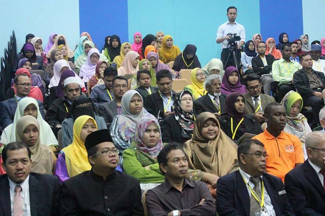 Güneydoğu Asya'da Risale-i Nur programlarından kareler 7