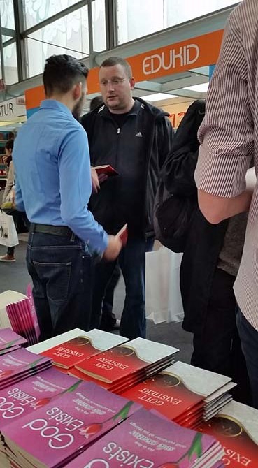 Dünyanın en büyük kitap fuarında Risale-i Nur'u tanıttılar 10