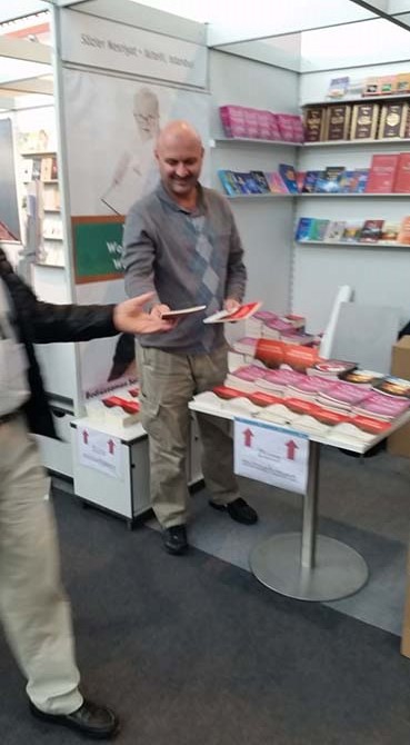 Dünyanın en büyük kitap fuarında Risale-i Nur'u tanıttılar 11