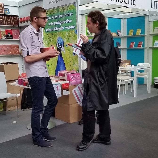 Dünyanın en büyük kitap fuarında Risale-i Nur'u tanıttılar 7