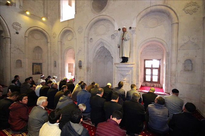 İshak Paşa Sarayı Camii 100 yıl sonra ibadete açıldı 6