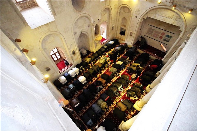 İshak Paşa Sarayı Camii 100 yıl sonra ibadete açıldı 7