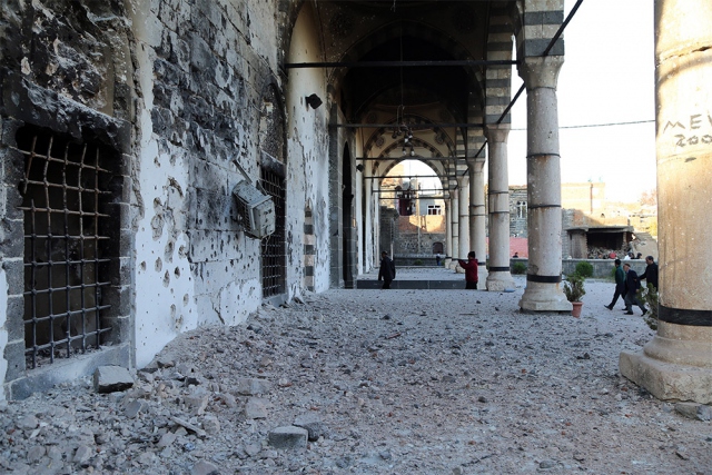 Tarihi cami kullanılamaz halde 15