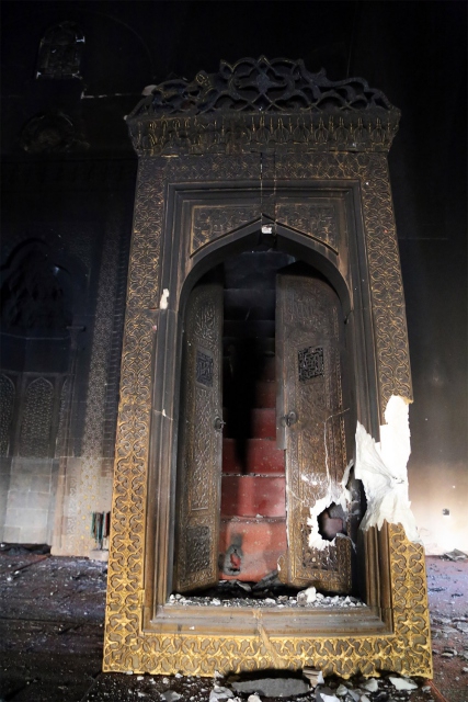 Tarihi cami kullanılamaz halde 17