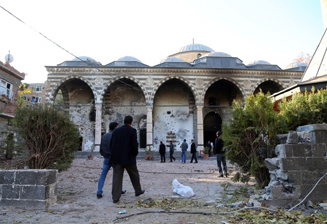 Tarihi cami kullanılamaz halde 3
