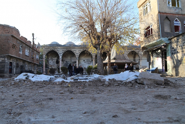 Tarihi cami kullanılamaz halde 5
