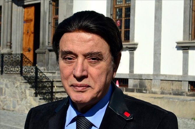 2015'te ölümü hatırlatan ünlüler 5