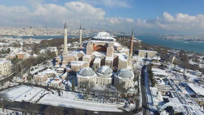 Beyaz rahmete bürünen İstanbul ve Camileri 16