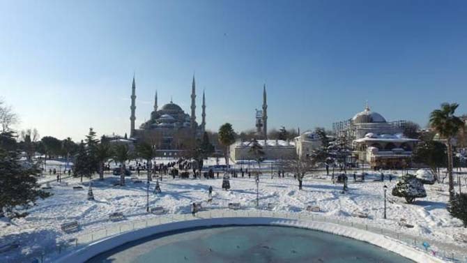 Beyaz rahmete bürünen İstanbul ve Camileri 18