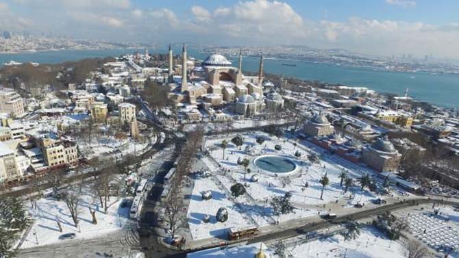 Beyaz rahmete bürünen İstanbul ve Camileri 21