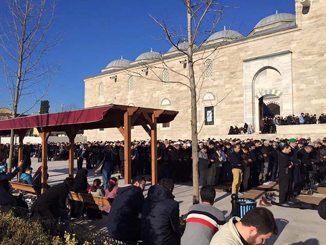 Ahmet Aytimur Ağabey'in cenaze namazından kareler 66