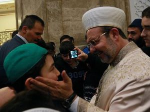 Görmez, sabah namazını gençlerle kıldı
