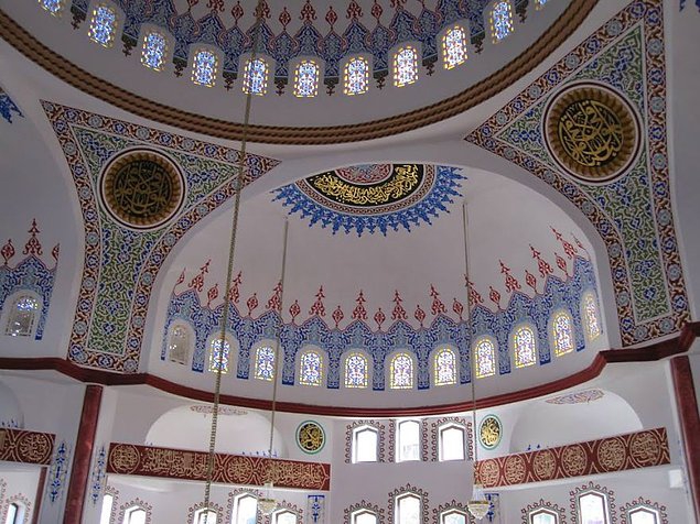İslam Mimarisinin en güzel örneklerinden olan "Cam Süslemeleri" 16