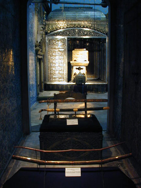 Kutsal Emanetler 16