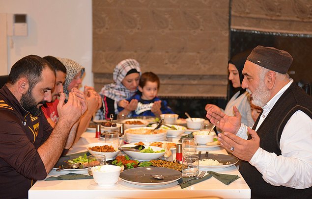 Dünya'dan Ramazan Manzaraları 1