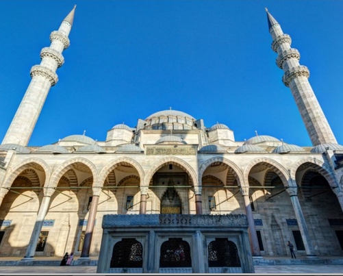 Ramazanın huzurunu yaşayabileceğiniz 6 tarihi cami 7