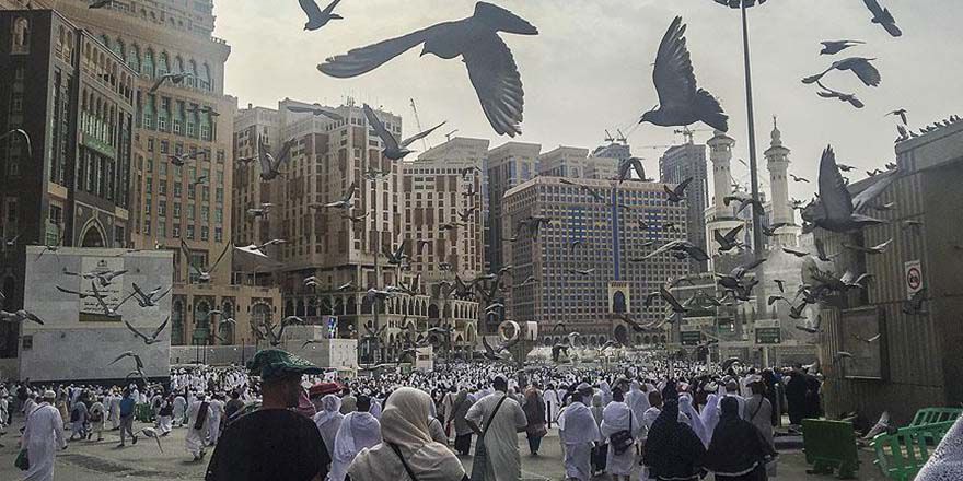 Kabe'den insan manzaraları