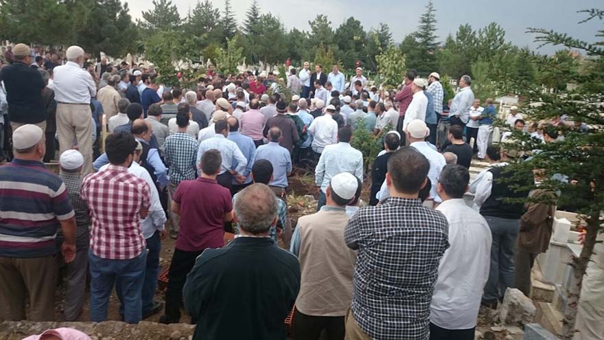 Mahmut Çalışkan Ağabey dualarla ebediyete uğurlandı 12