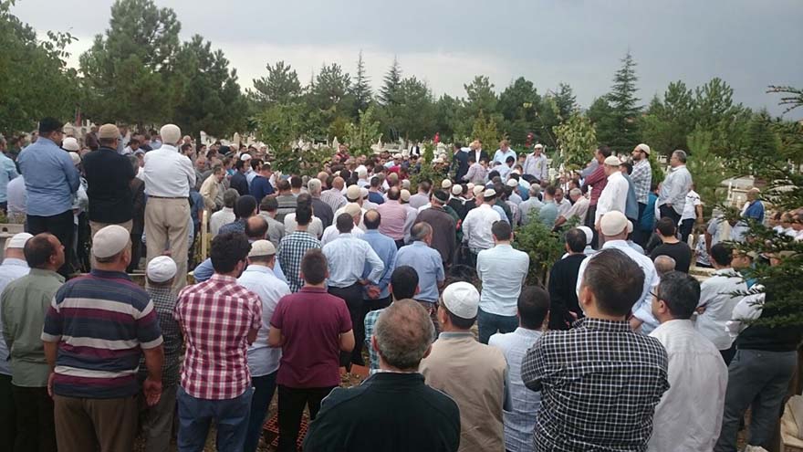 Mahmut Çalışkan Ağabey dualarla ebediyete uğurlandı 13
