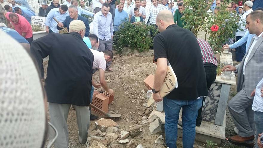 Mahmut Çalışkan Ağabey dualarla ebediyete uğurlandı 15