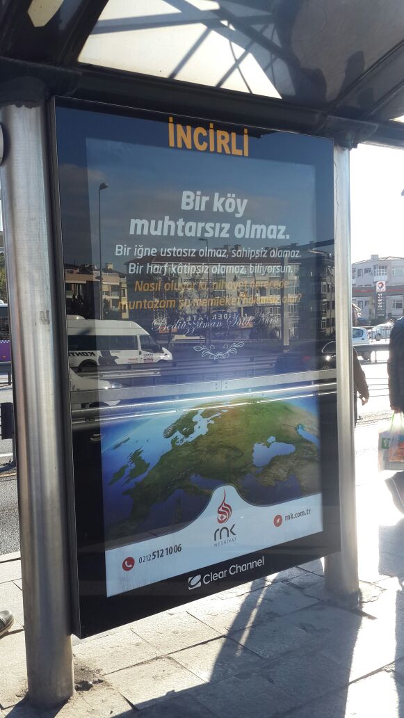 Risale-i Nur ilanları İstanbul metrobüs duraklarında 1