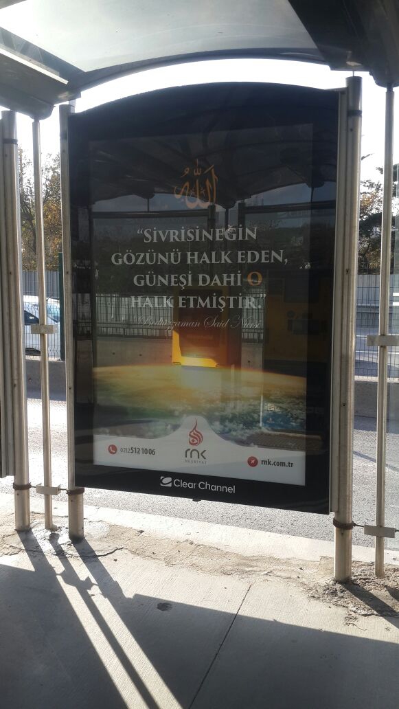 Risale-i Nur ilanları İstanbul metrobüs duraklarında 2
