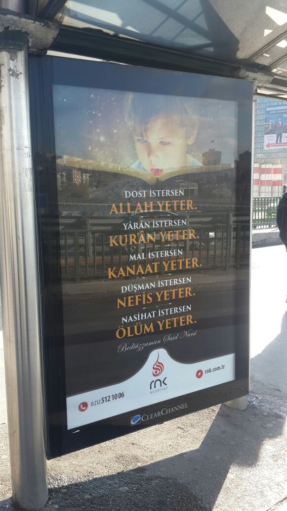 Risale-i Nur ilanları İstanbul metrobüs duraklarında 3