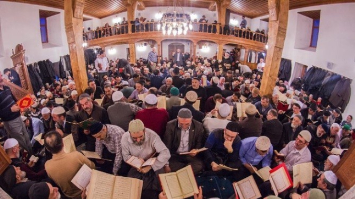 Atlı hafızlar Kur'an okuyarak şehri dolaşıyor 5