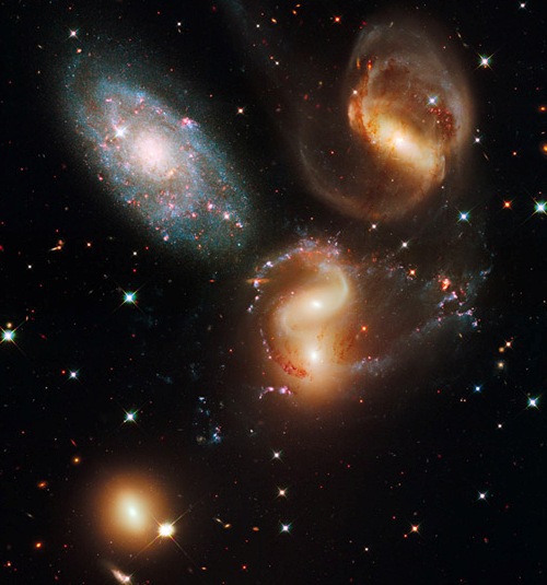 Yeni Hubble'dan Kareler 7