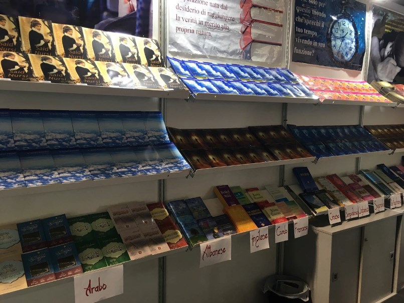 İtalya'da Risale-i Nur standında baş tacı Kur'an ilgisi 7