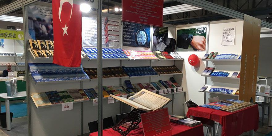 İtalya'da Risale-i Nur standında baş tacı Kur'an ilgisi