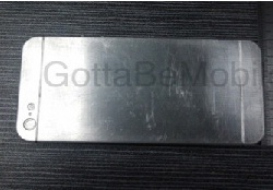 iPhone 5 göründü!
