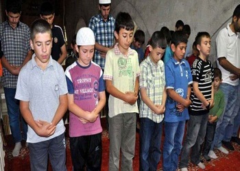 Çocukların 'Namaz Ağacı' meyve verecek